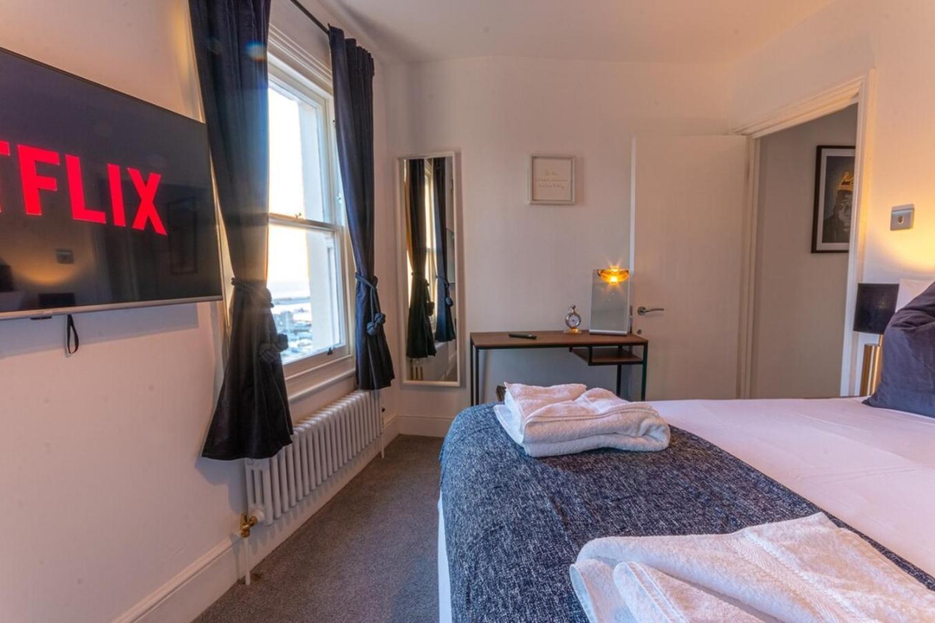 Luxury Ramsgate Harbour View By Adliv Apartment Exterior foto